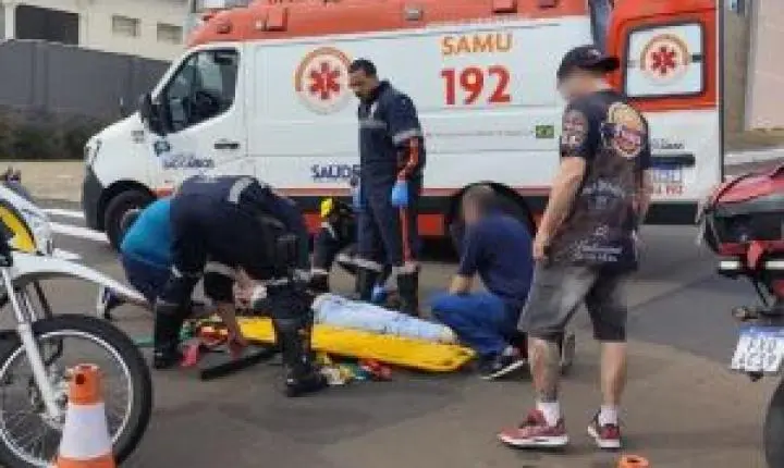 Acidente de trânsito em São Carlos deixa motociclista ferida no Centro