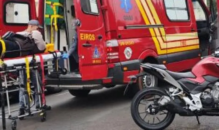 Motociclista fica ferida em colisão na região central de São Carlos
