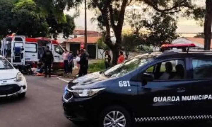 Acidente entre carro e moto deixa motociclista ferido no Jardim Paulista