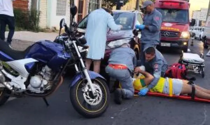 Motociclista ferido em colisão traseira na Avenida São Carlos