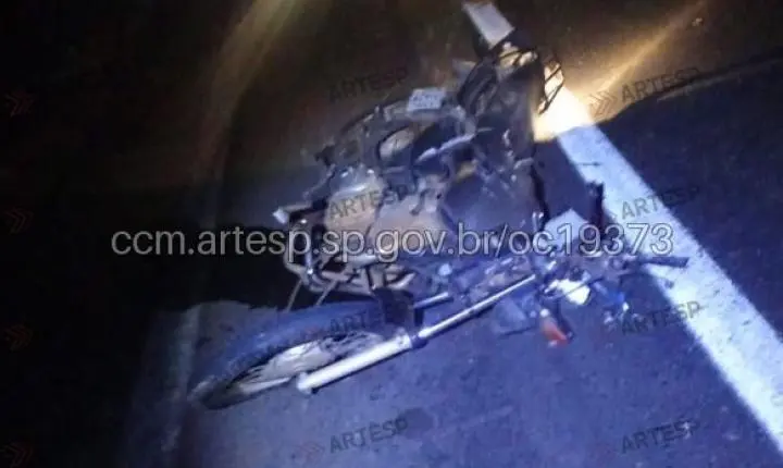 Motociclista morre em grave acidente envolvendo carreta na Rodovia Washington Luís