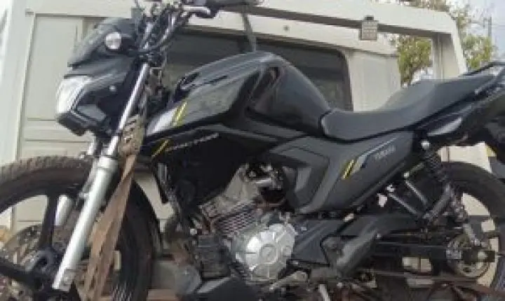 Acidente de motociclista na SP-310 em São Carlos após passar por buraco