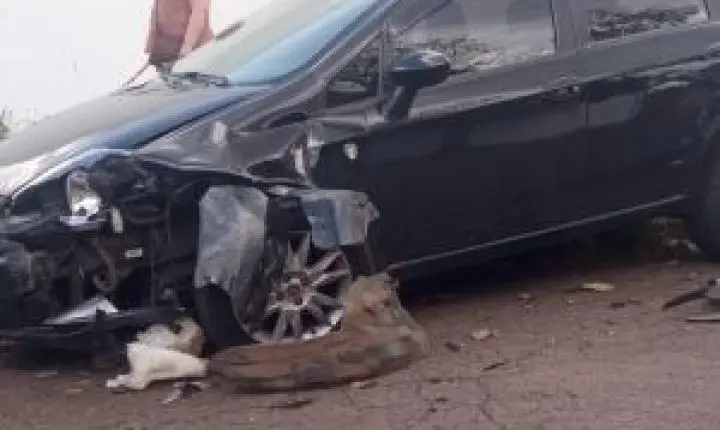 Motorista bate em carro em São Carlos e foge do local