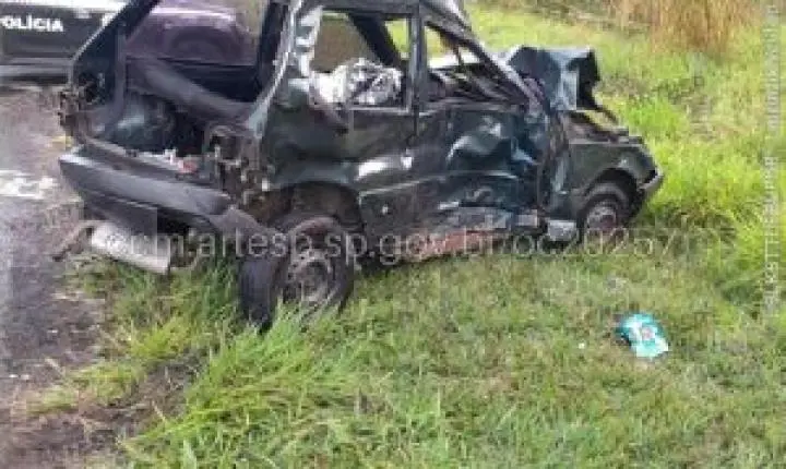 Motorista morre em grave acidente na Washington Luís após colisão com caminhão