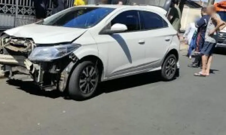 Motorista passa mal ao volante e provoca acidente em São Carlos