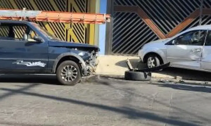 Motorista fica ferida após acidente no Santa Felícia envolvendo três carros