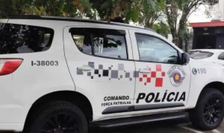 Mulher procurada por roubo é capturada pela PM em São Carlos após tentativa de fuga