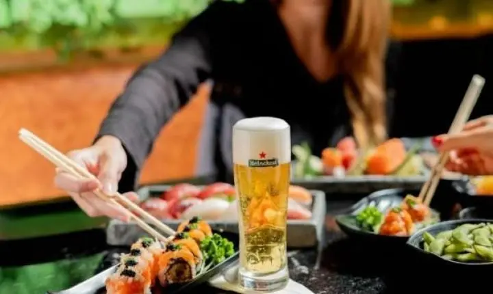 Negócios à mesa: Oguru Sushi & Bar aposta em double drink para consolidar happy hour de executivos