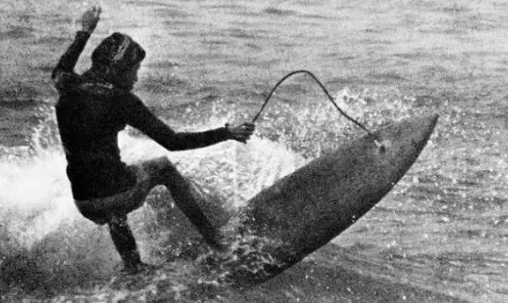 A invenção do leash: como uma ideia 'covarde' revolucionou o surf