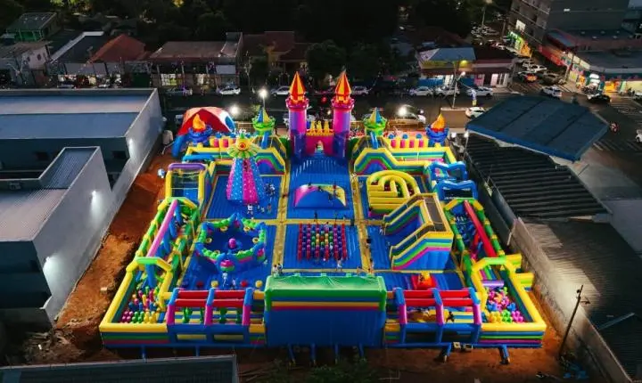 O Maior parque inflável do Brasil chega a Araraquara com 22 atrações e mais de 1.600 m² de diversão