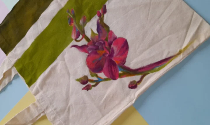 Oficina ensina a personalizar ecobags com pintura em tecido