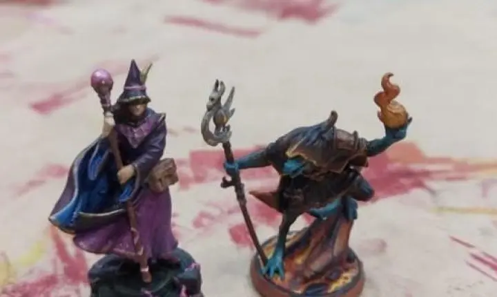 Oficina gratuita ensina pintura de miniaturas para RPG em Araraquara