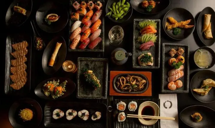 Oguru Sushi & Bar celebra o Dia dos Pais com Negroni cortesia em parceria com a Campari