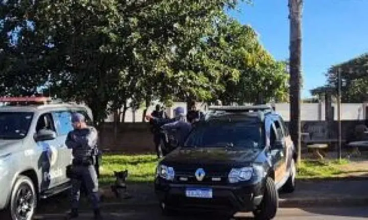 Operação conjunta em Ibaté resulta na apreensão de drogas próximo à linha férrea