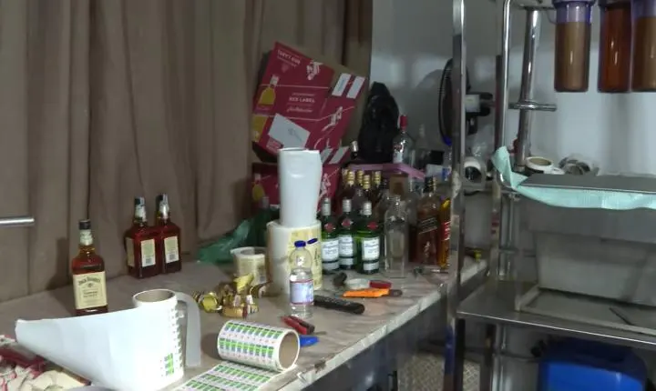 Polícia civil desmantela esquema de bebidas falsas e prende homem em operação
