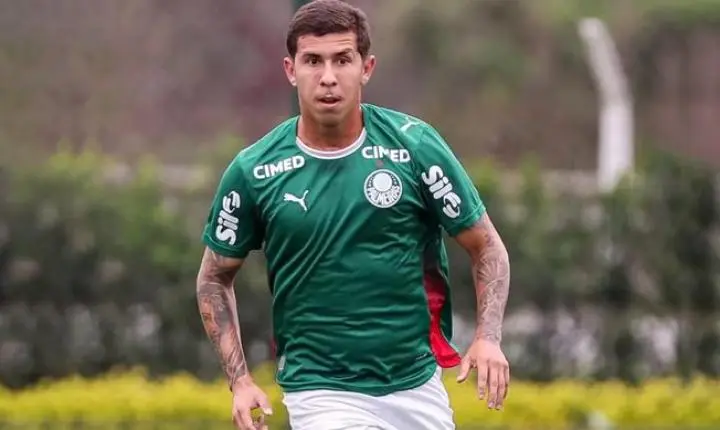 Palmeiras recebe proposta da Arábia Saudita pelo meia Felipe Teresa