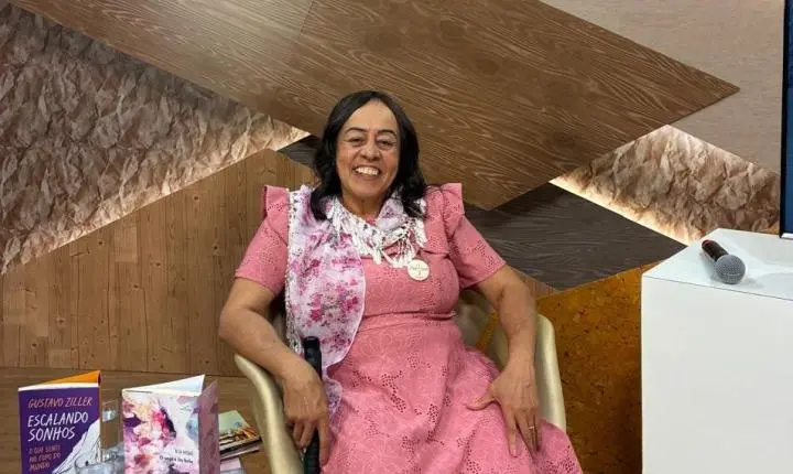 POESIA É RESISTÊNCIA