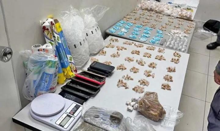 Polícia Militar desarticula 'casa bomba' e detém casal por tráfico de drogas no bairro Hortências