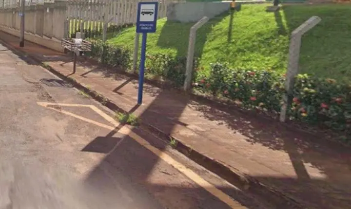 Melhorias urgentes são solicitadas para ponto de ônibus no Jardim das Flores