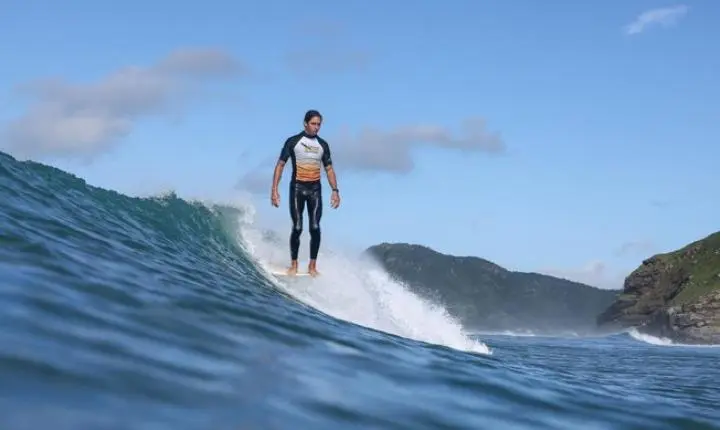 A ciência por trás das ondas: Pedro Bento desvenda o fenômeno do mar