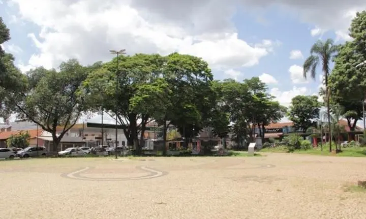 Praça do Carmo recebe pedido de reforço na abordagem social e acolhimento