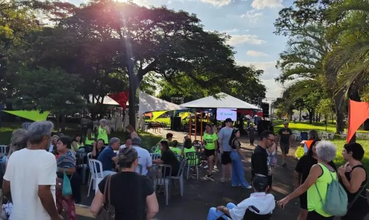 Araraquara define novas regras para mesas e cadeiras em calçadas e praças