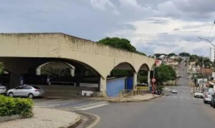 Homem procurado pela Justiça é detido perto do terminal rodoviário em São Carlos
