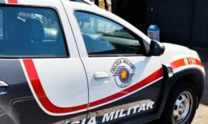 Homem com mandado de prisão por roubo é preso pela PM em São Carlos