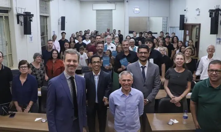 Homenagem aos profissionais de educação física na câmara municipal