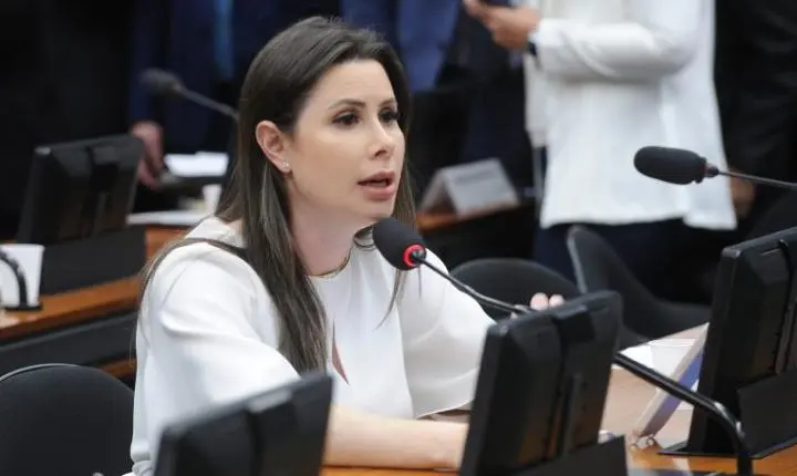 Projeto de lei propõe a dedução de gastos com vacinas obrigatórias no Imposto de Renda