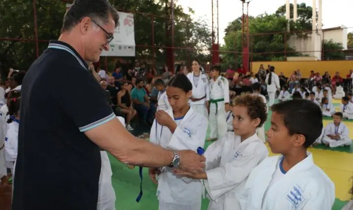 Projeto Superação leva o judô a 100 crianças em Araraquara