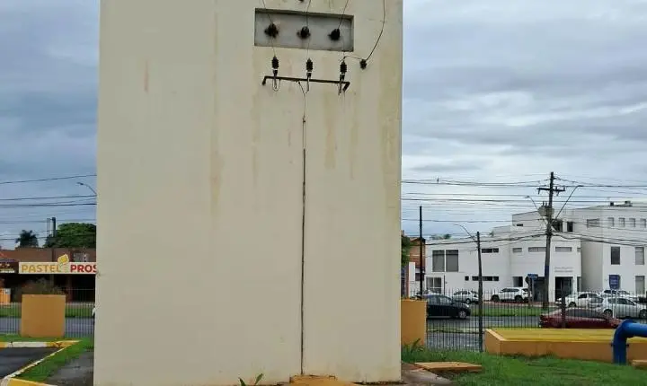 Queda de energia provoca desabastecimento de água em vários bairros