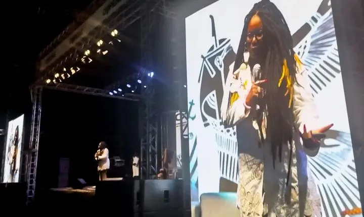 Carla Akotirene critica visão simplificada sobre o racismo estrutural no Brasil