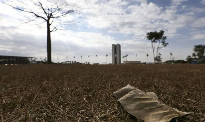 Previsão do tempo indica risco de temporal no Sul e calor intenso no país
