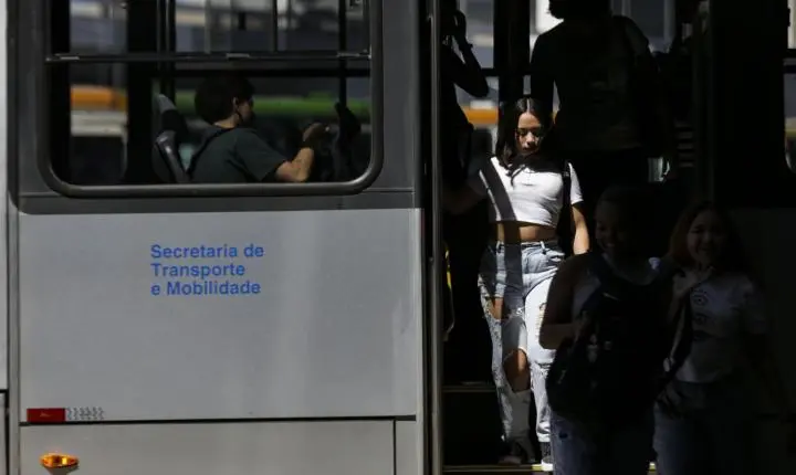 Rio de Janeiro implementa política para combater abuso contra mulheres no transporte público