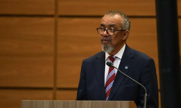 Risco de pandemia pelo vírus ebola é baixo no mundo, afirma diretor da OMS