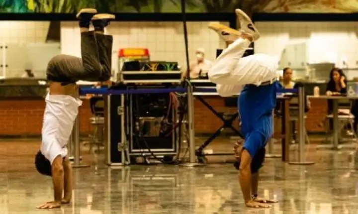 Roda aberta de capoeira reúne praticantes em Araraquara