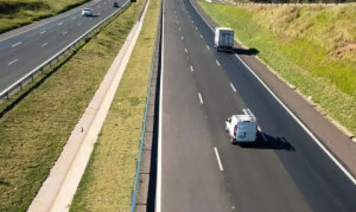 Rodovia Washington Luís ganha quatro quilômetros de terceira faixa em Rio Claro