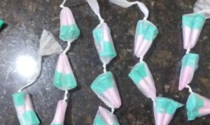 PM prende suspeito por tráfico de drogas em São Carlos após denúncia