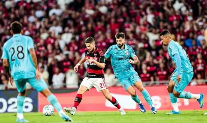 Flamengo e Santos duelam pelo topo do returno no Brasileirão
