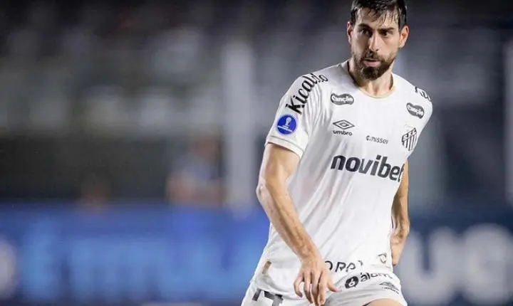 Willian Arão sofre lesão relâmpago no Santos contra o Atlético