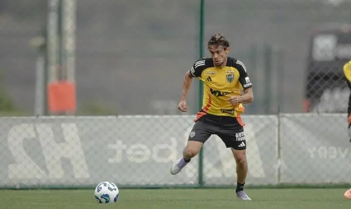Gustavo Scarpa avança em recuperação e pode reforçar o Atlético contra o Flamengo