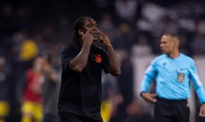 Seedorf destaca luta mental de jogadores do Corinthians após vitória no Brasileirão