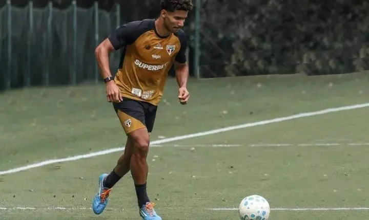 São Paulo treina para enfrentar o Cruzeiro sem quarteto e com volta de Calleri