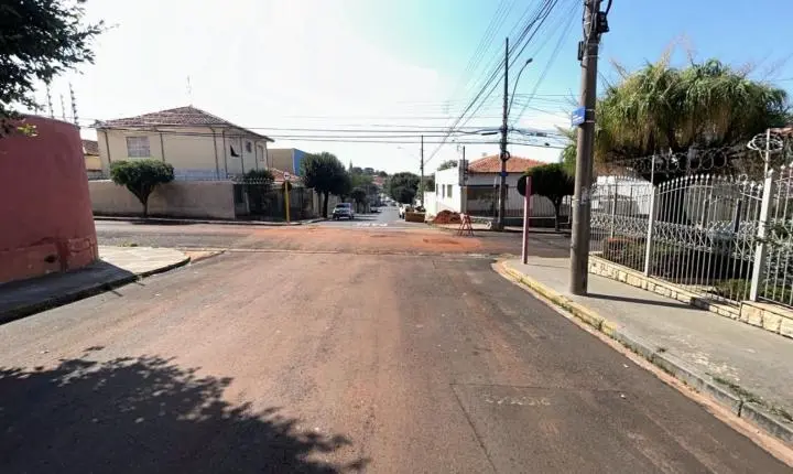 SERVIÇO EMERGENCIAL NA REGIÃO DO JARDIM SANTA LÚCIA (11/08)