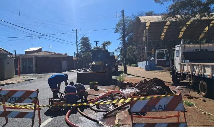 Daae realiza serviço emergencial na Vila Aracoara para reparo de vazamento