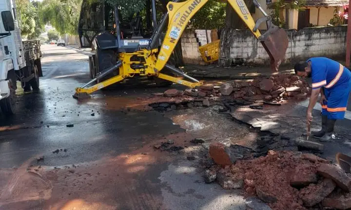 Vazamento de água na Vila Yamada causa interrupção no abastecimento