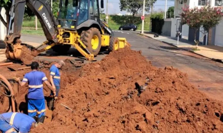 Vazamento de rede causa desabastecimento no Jardim Morada do Sol