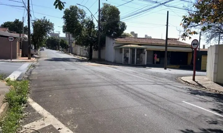Moradores enfrentam falta de água no Jardim Santa Lúcia nesta quinta-feira
