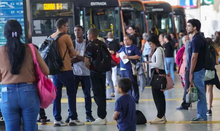 Setor de serviços tem estabilidade em julho e acumula alta de 2,4%